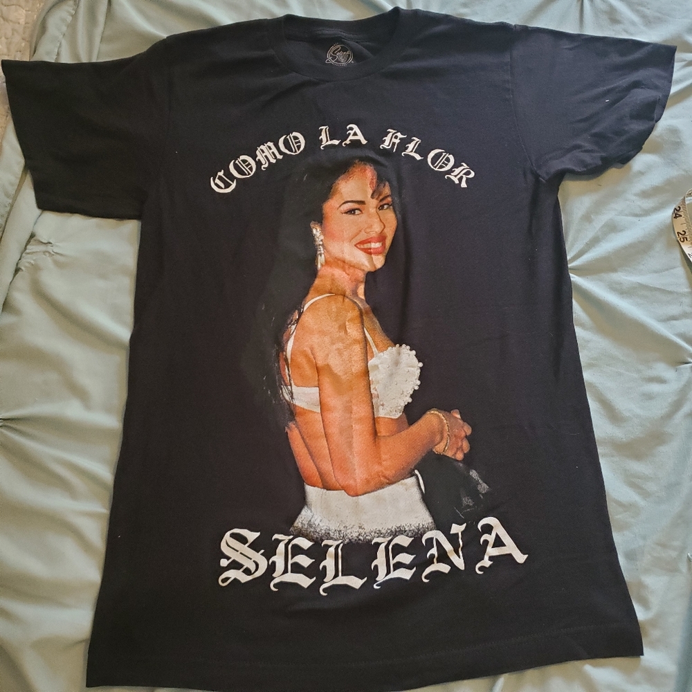 Selena Como La Flor T-shirt